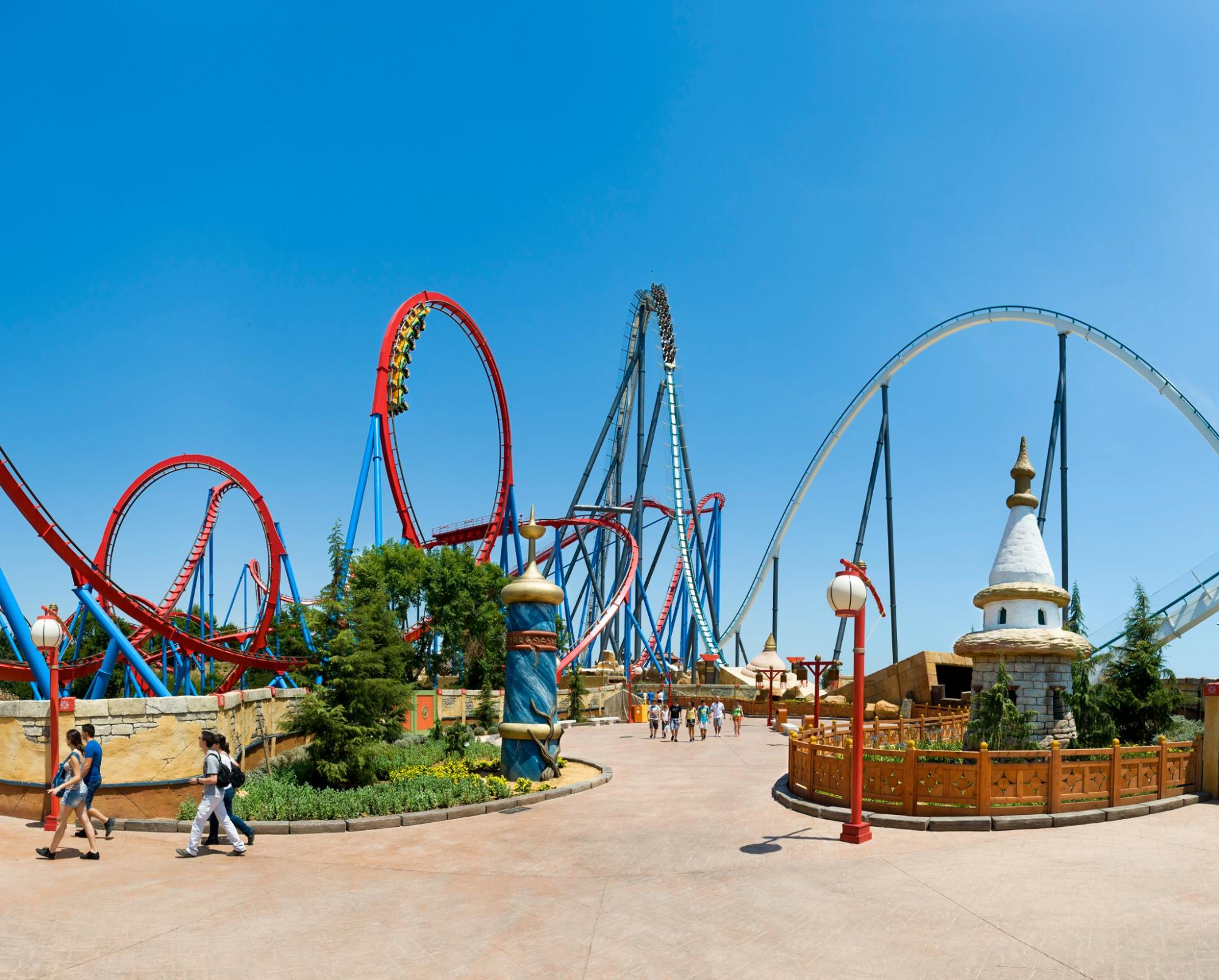 ¿Qué llevar a Portaventura? Mochila o bolsa, ropa y calzado